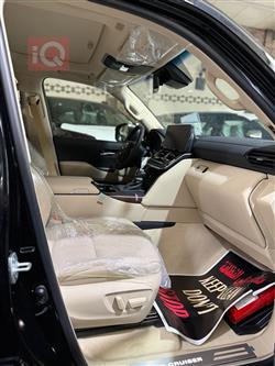 تۆیۆتا لاند کروزەر